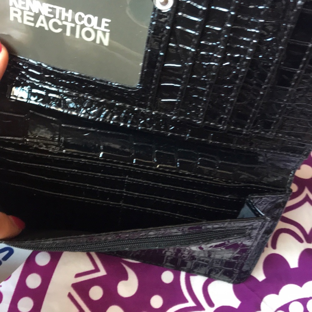 COPY - NWT Kenneth Cole Reaction Black Wallet - Picture 5 of 5